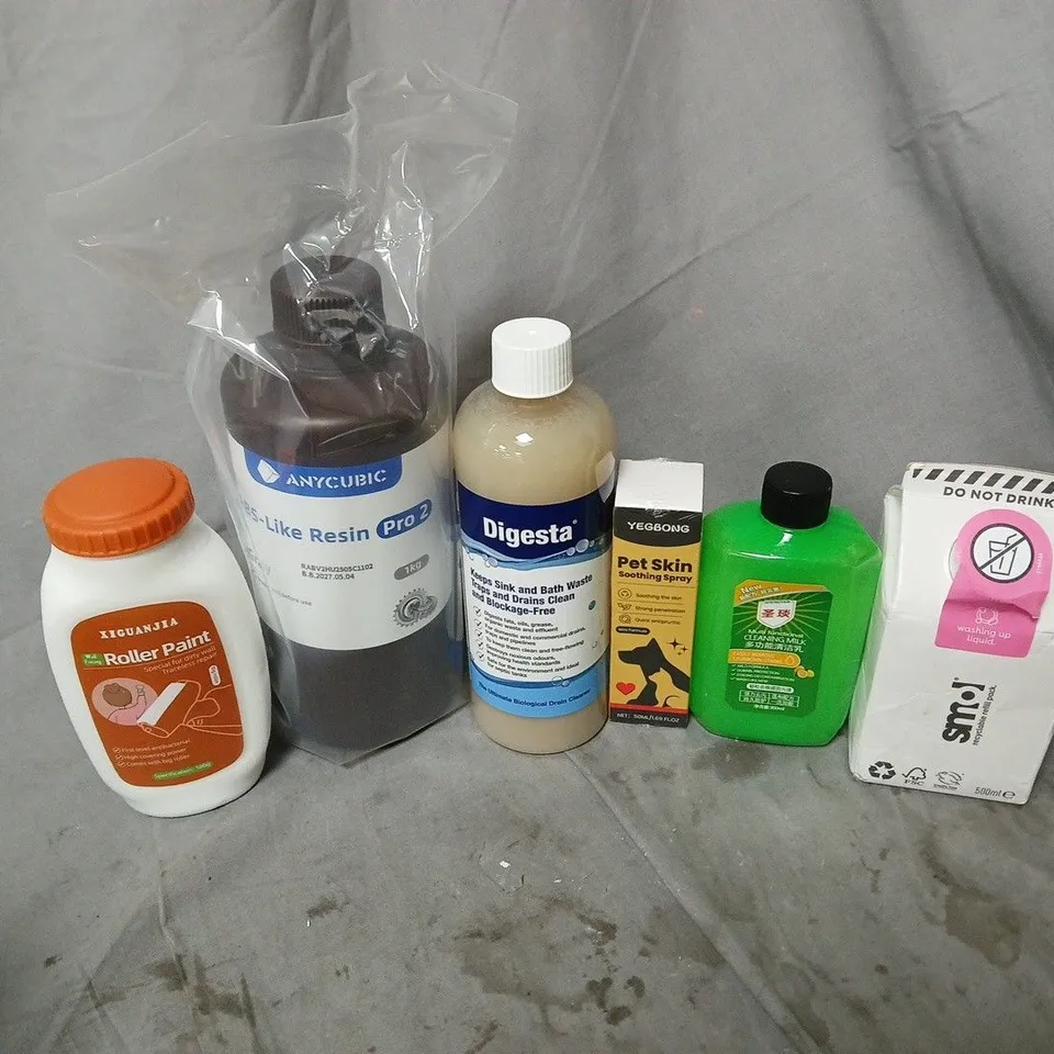 APPROXIMATELY 12 ASSORTED HOUSEHOLD LIQUID PRODUCTS TO INCLUDE WASHING UP LIQUID, PET SKIN SOOTHING SPRAY, DIGESTA DRAIN UNBLOCKER, ETC