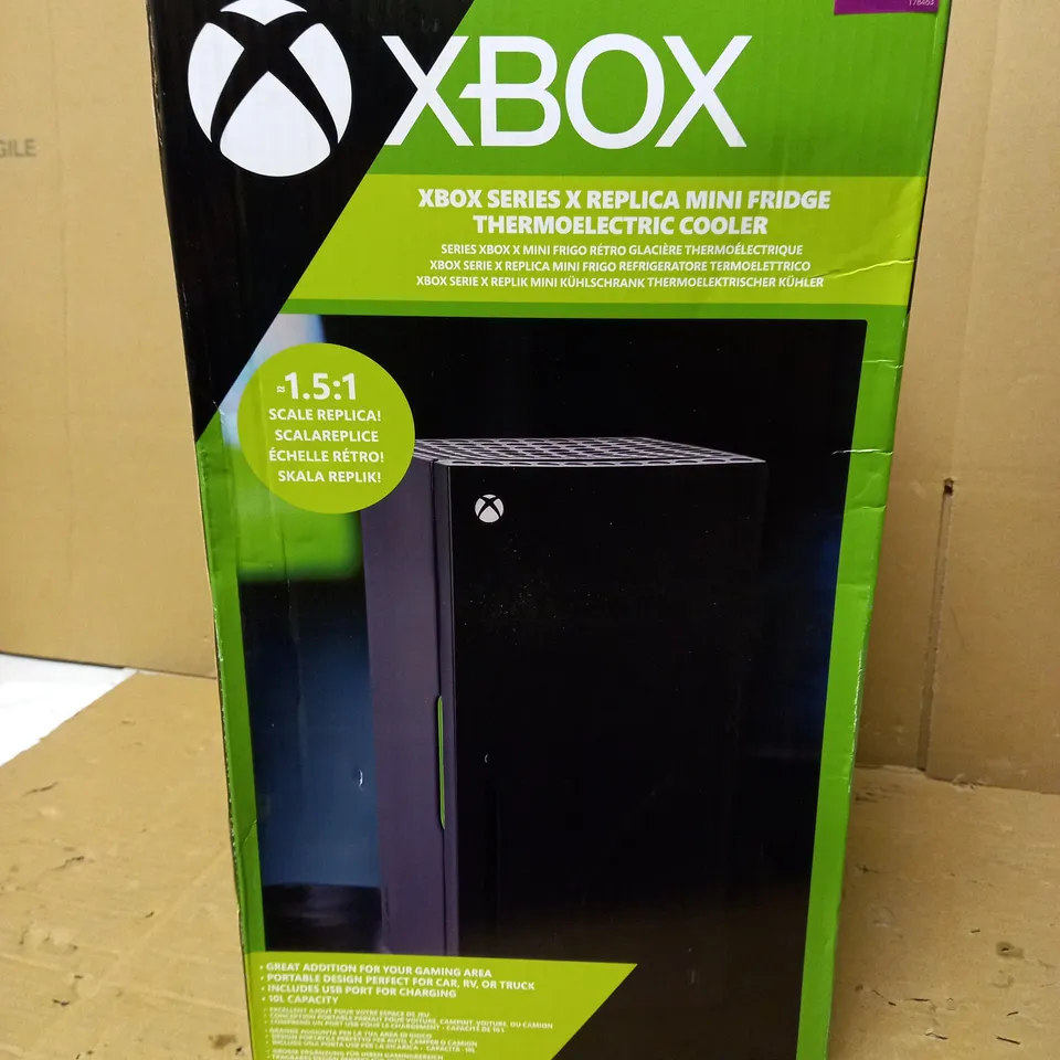 XBOX SERIES X REPLICA MINI FRIDGE THERMOELECTRIC COOLER 1.5:1