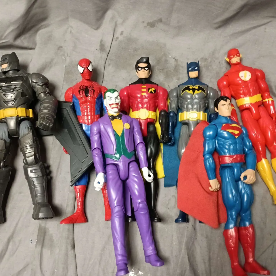 LOT OF ASSORTED SUPERHERO ACTION FIGURES INCLUDING BATMAN, SPIDER-MAN, JOKER, ROBIN, SUPERMAN & THE FLASH