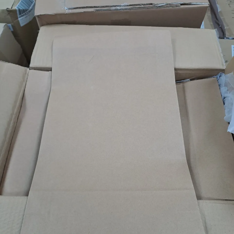 BOX OF APPROXIMATELY 200 BROWN SELF SEAL ENVELOPES 