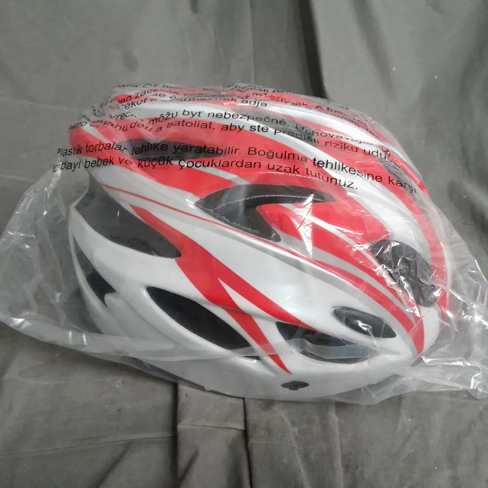 WHITE AND RED BIKE HELMET SIZE UNKNOW 