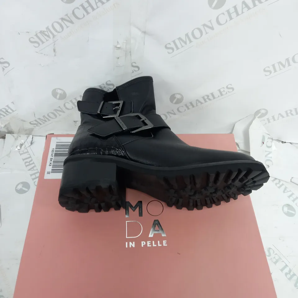 BOXED PAIR OF MODA IN PELLE CORNELLE BLACK LEATHER BOOTS - UK 6