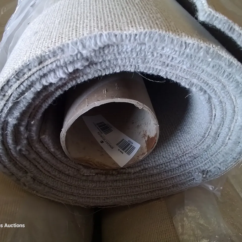 ROLL OF QUALITY TUDOR CO-ORDINATES DRIZZEL CARPET APPROXIMATELY 4M × 3.8M