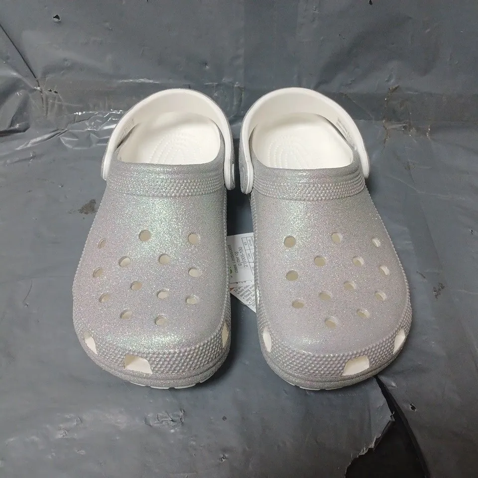 PAIR OF CLASSIC IRIDESCENT FLITTER CROCS - UK SIZE M 7 / W9