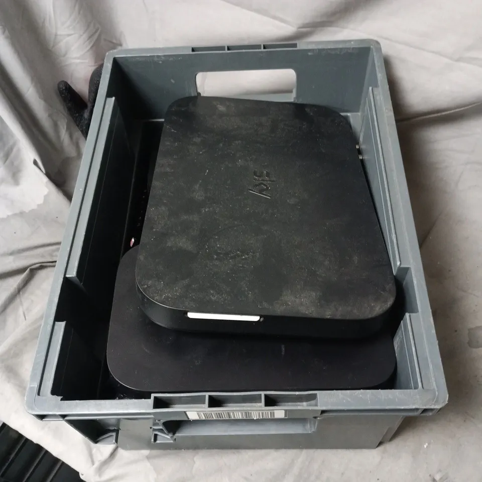 APPROXIMATELY 10 ASSORTED ITEMS OF TV EQUIPMENT INCLUDING SKY SET TOP BOX, TV REMOTE AND ROUTER
