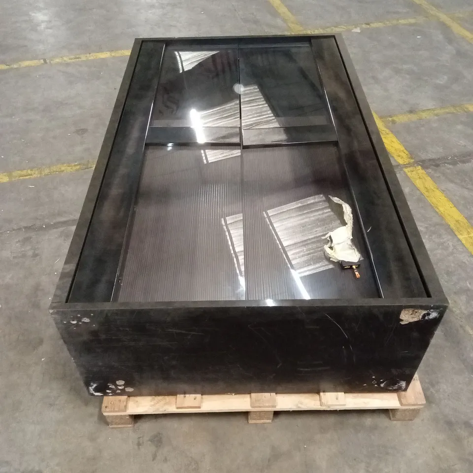 QUALITY DESIGNER DISPLAY CABINET