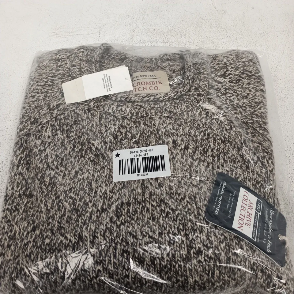 ABERCROMBIE & FITCH ARCHIVE COLLECTION ORIGINAL OUTFITTERS KNIT SWEATER – MEDIUM