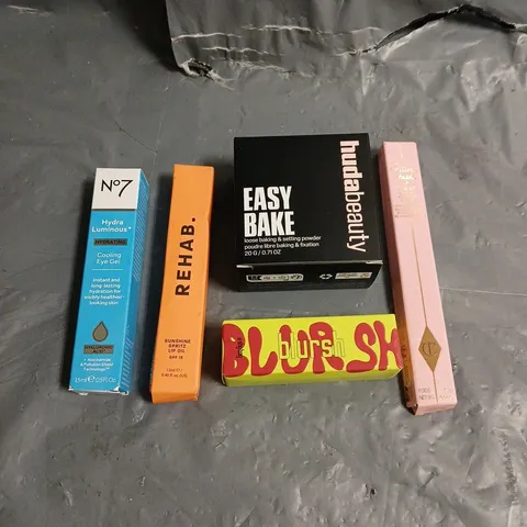 LOT OF 5 ASSORTED COSMETIC PRODUCTS TO INCLUDE HUDABEAUTY LOOSE SETTING POWDER, N07 COOLING EYE GEL, MADE BY MITCHELL BLURSH IN A SHY BOY, ETC