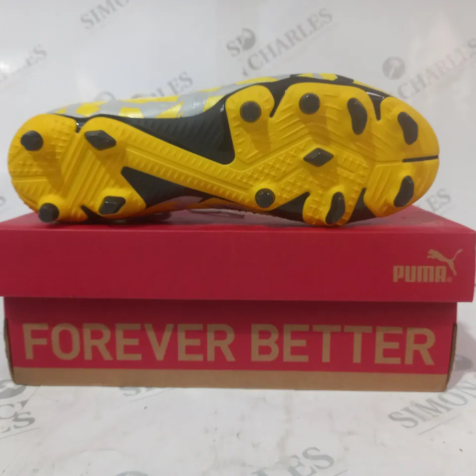BOXED PAIR OF PUMA FUTURE 3 FOOTBALL BOOTS IN CREAM/YELLOW UK SIZE 5