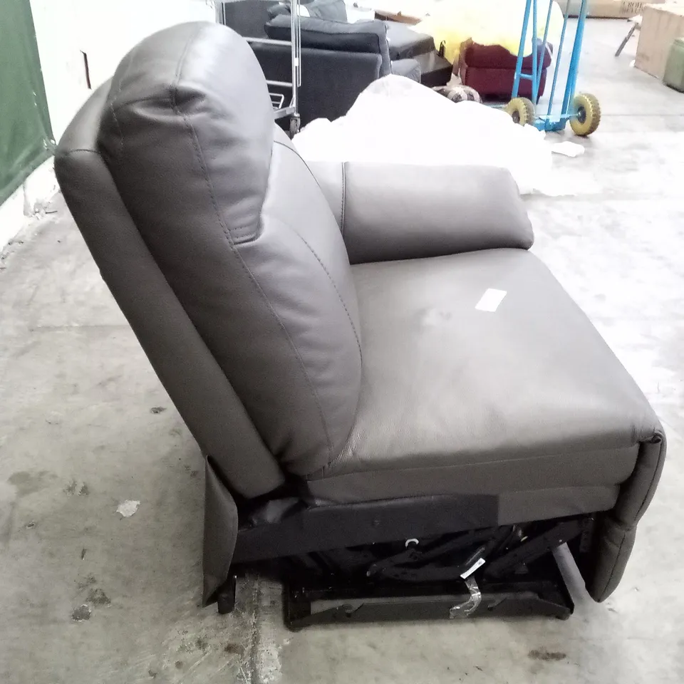 QUALITY DESIGNER DYNAMIC 3 SEATER RHF ARM 9300 BLACK