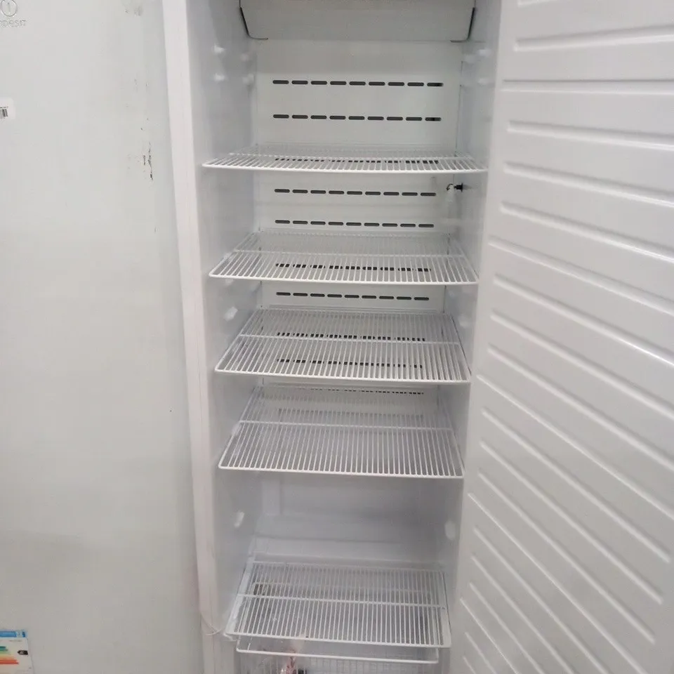 LEC PPSR353UK FREESTANDING PHARMACY CONTROL PLUS FRIDGE - SOLID DOOR 353 LITRES