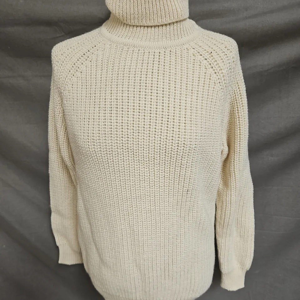 ARAN CRAFT RIB ROLL NECK SWEATER IN NATURAL SIZE M