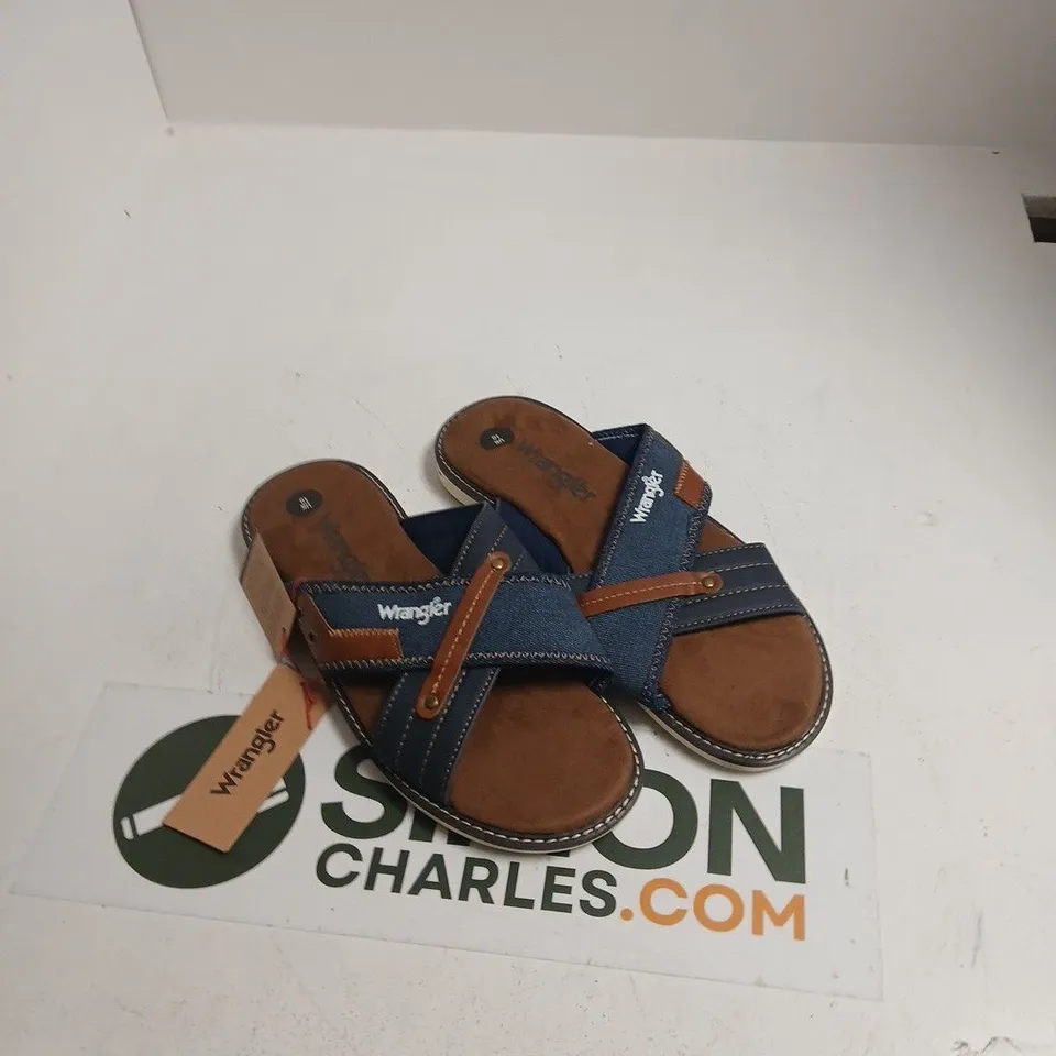 WRANGLER DENIM SANDALS – BLUE STRAPS, BROWN FOOTBEDS, UK 10