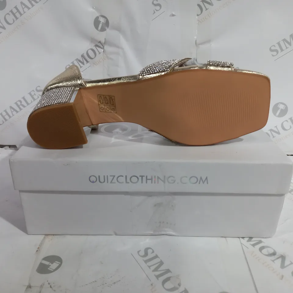 QUIZ GOLD OPEN TOE HEELS SIZE 7