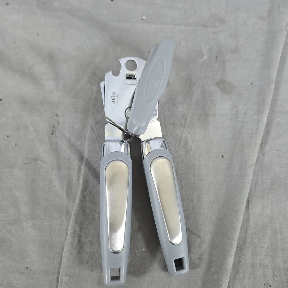 BOX OF APPROXIMATELY 20 HOUSEHOLD ITEMS TO INCLUDE: HOT GLUE STICKS, ICEBLOCK AND TIN OPENER