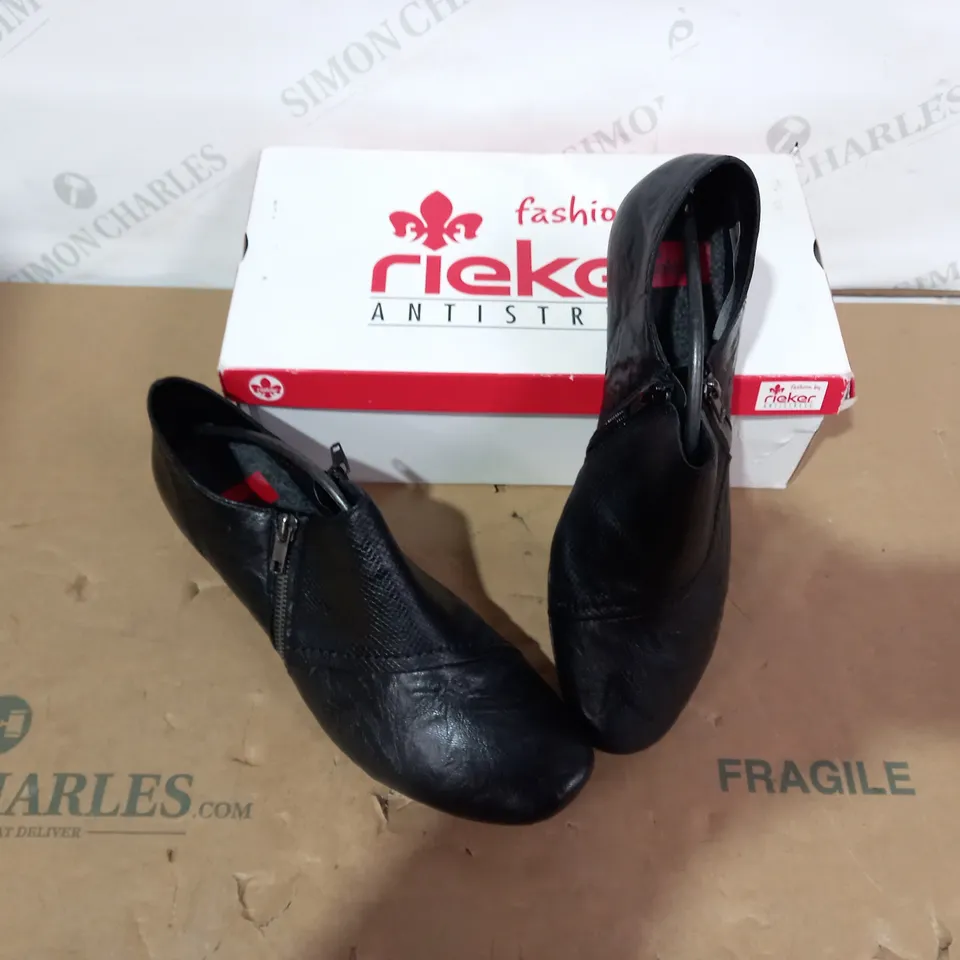 BOXED PAIR OF RIEKER SHOES - SIZE 40