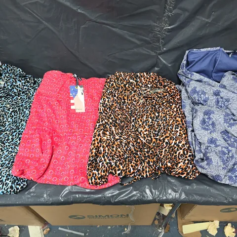 APPROXIMATELY 20 ASSORTED CLOTHING ITEMS IN VARIOUS COLOURS, STYLES AND SIZES