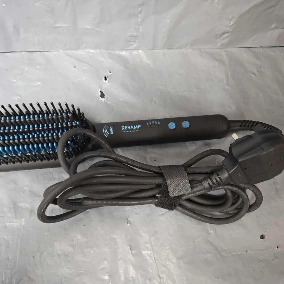 REVAMP PROGLOSS DEEPFORM BRUSH CERAMIC STRAIGHTENING BRUSH