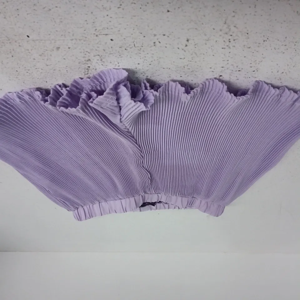 PRETTYLITTLETHING LAVENDER  PLEATED SHORTS , UK 8 (EU 36)