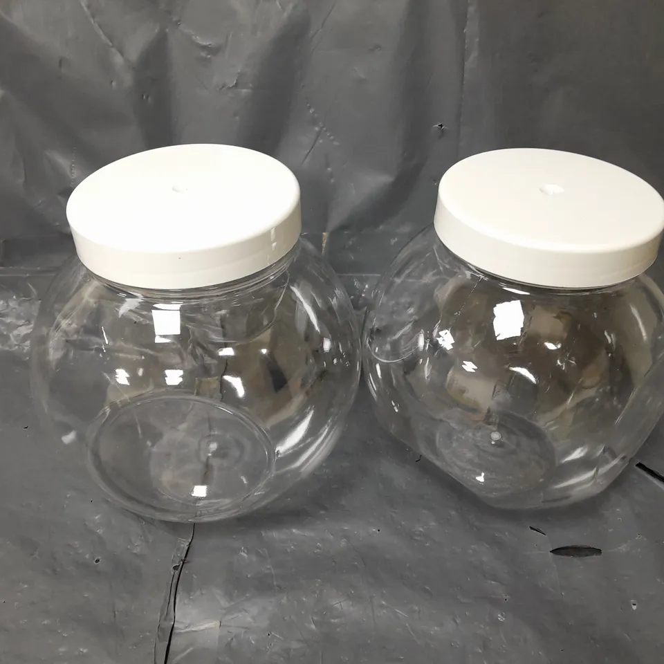 APPROXIMATELY 8 CLEAR SPHERICAL FOOD STORAGE TUBS