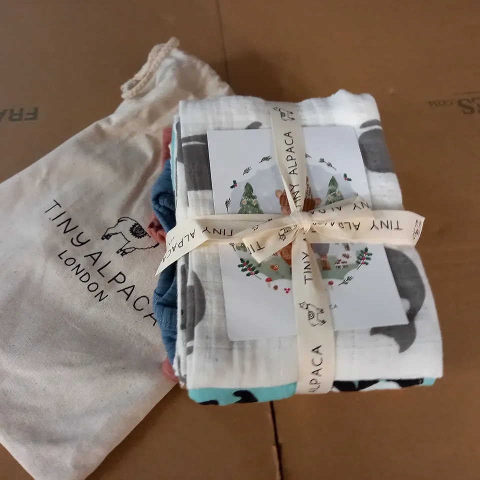 TINY ALPACA BABY CLOTHES SET