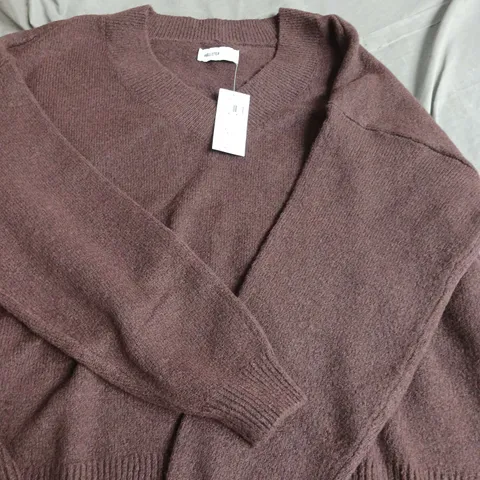 HOLLISTER SWEATER SIZE MEDIUM