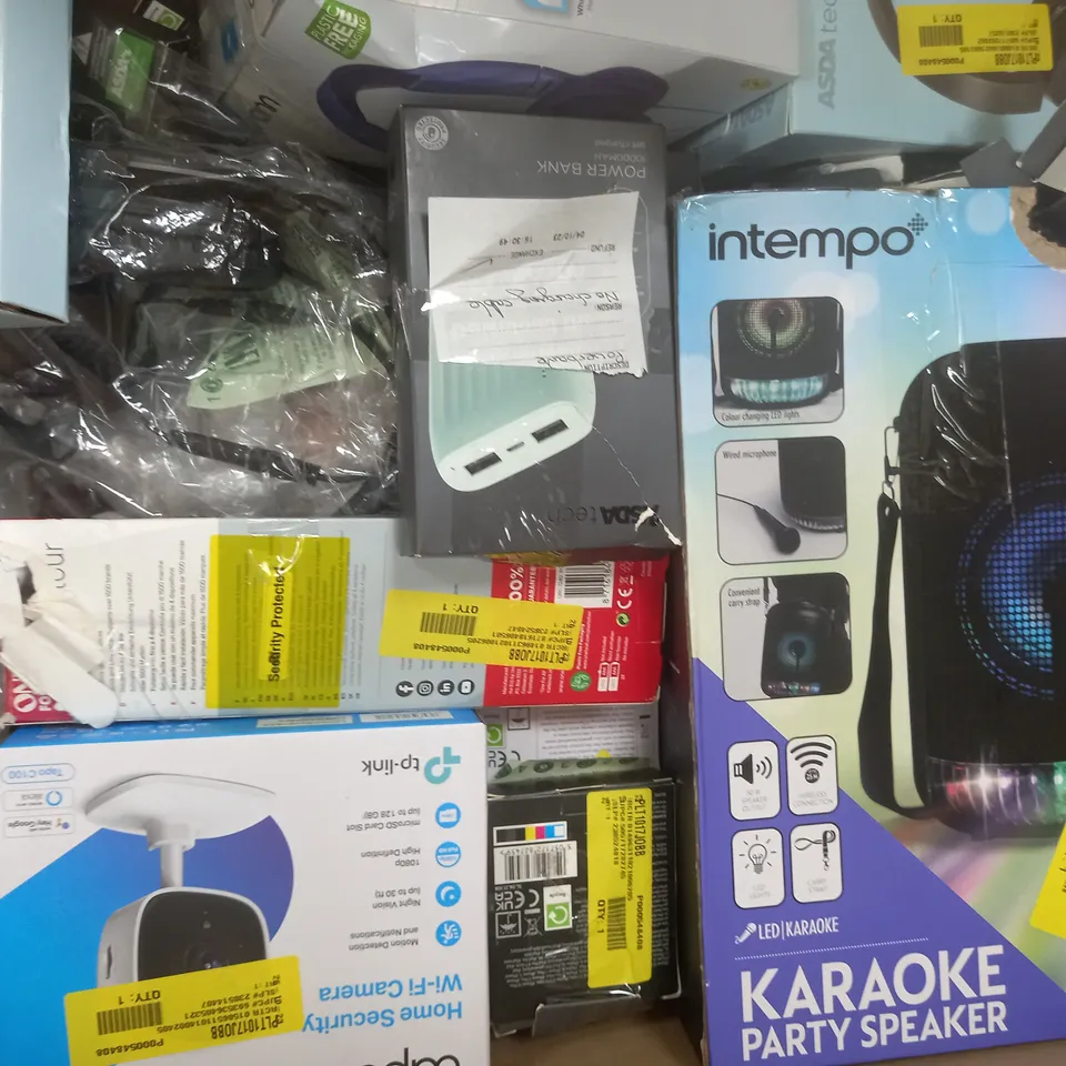 BOX OF APPROXIMATELY 30 ASSORTED ELECTRICAL ITEMS TO INCLUDE MIXX TRIBUTE EARPHONES, TRUE WIRELESS EARBUDS, CHARGE & SYNC CABLE, ETC