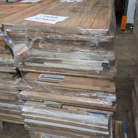 PALLET CONTAINING APPROXIMATELY 30 ASSORTED INTERNAL DOORS