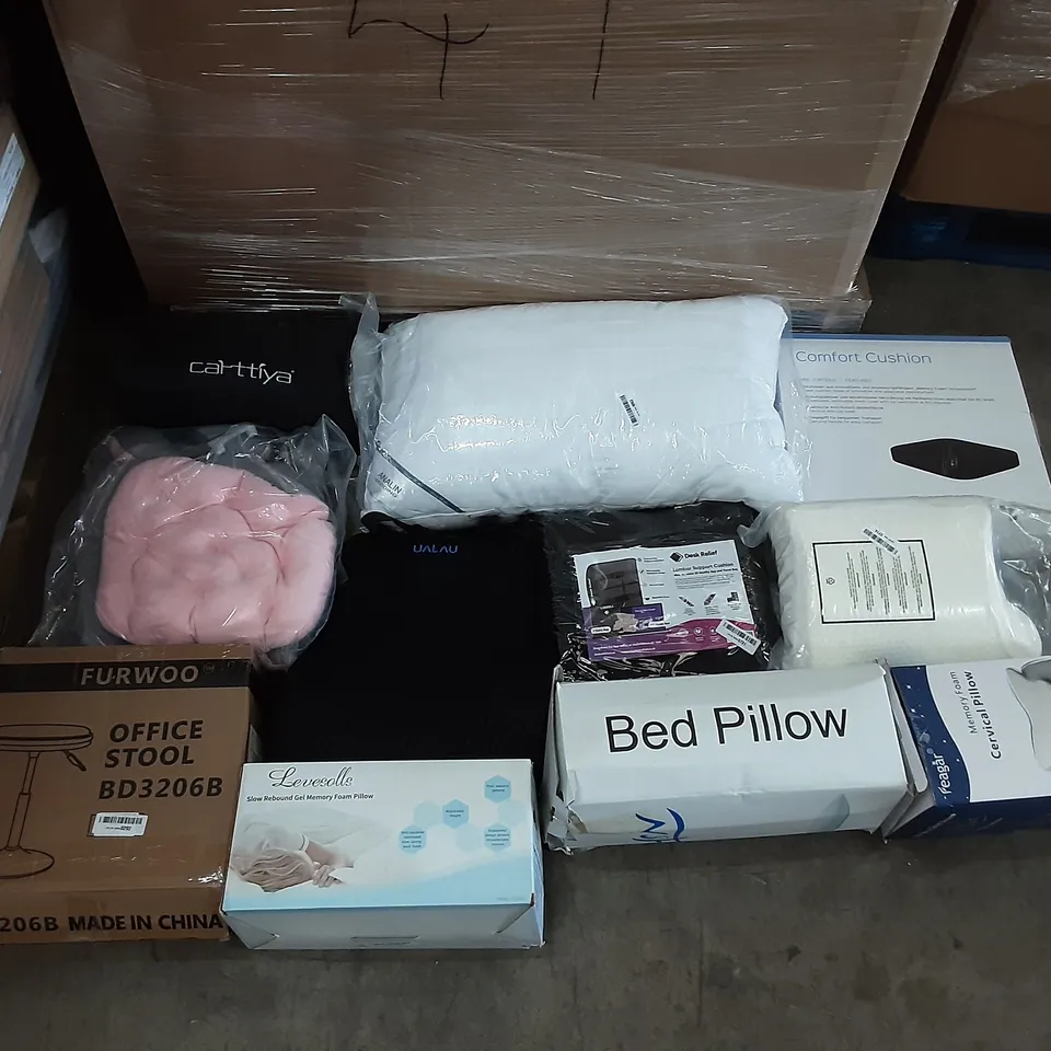 PALLET OF ASSORTED PRODUCTS TO INCLUDE FEAGAR MEMORY FOAM CERVICAL PILLOW, COMFORT CUSHION, DESK RELIEF SEAT CUSHION, FURWOO OFFICE STOOL, LEVESALLS MEMORY FOAM PILLOW, CARTTIYA