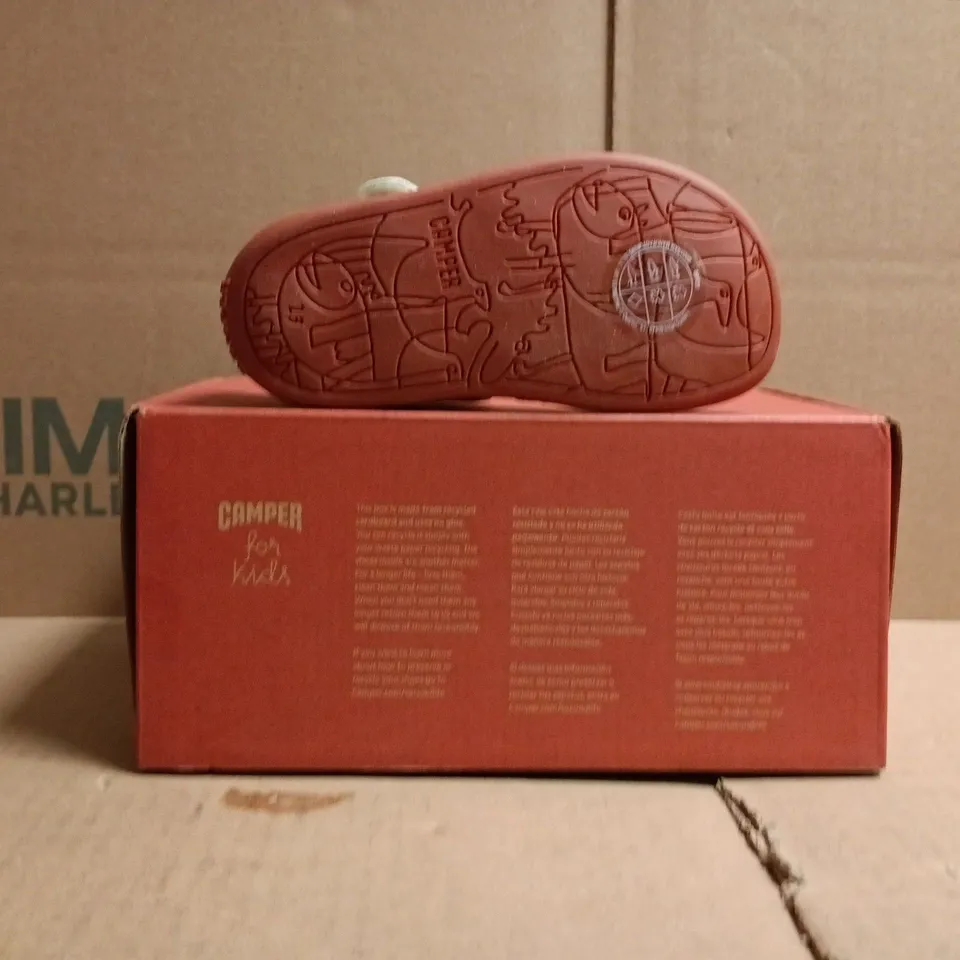 BOXED PAIR OF CAMPER FOR KIDS SANDALS IN WHITE SIZE EU 23