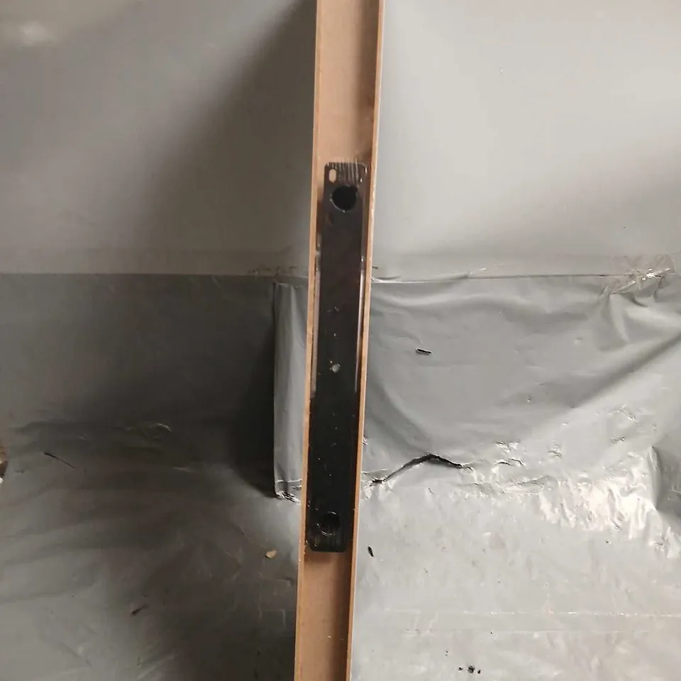 WHITE FLOATING SHELF - 60X20X4CM