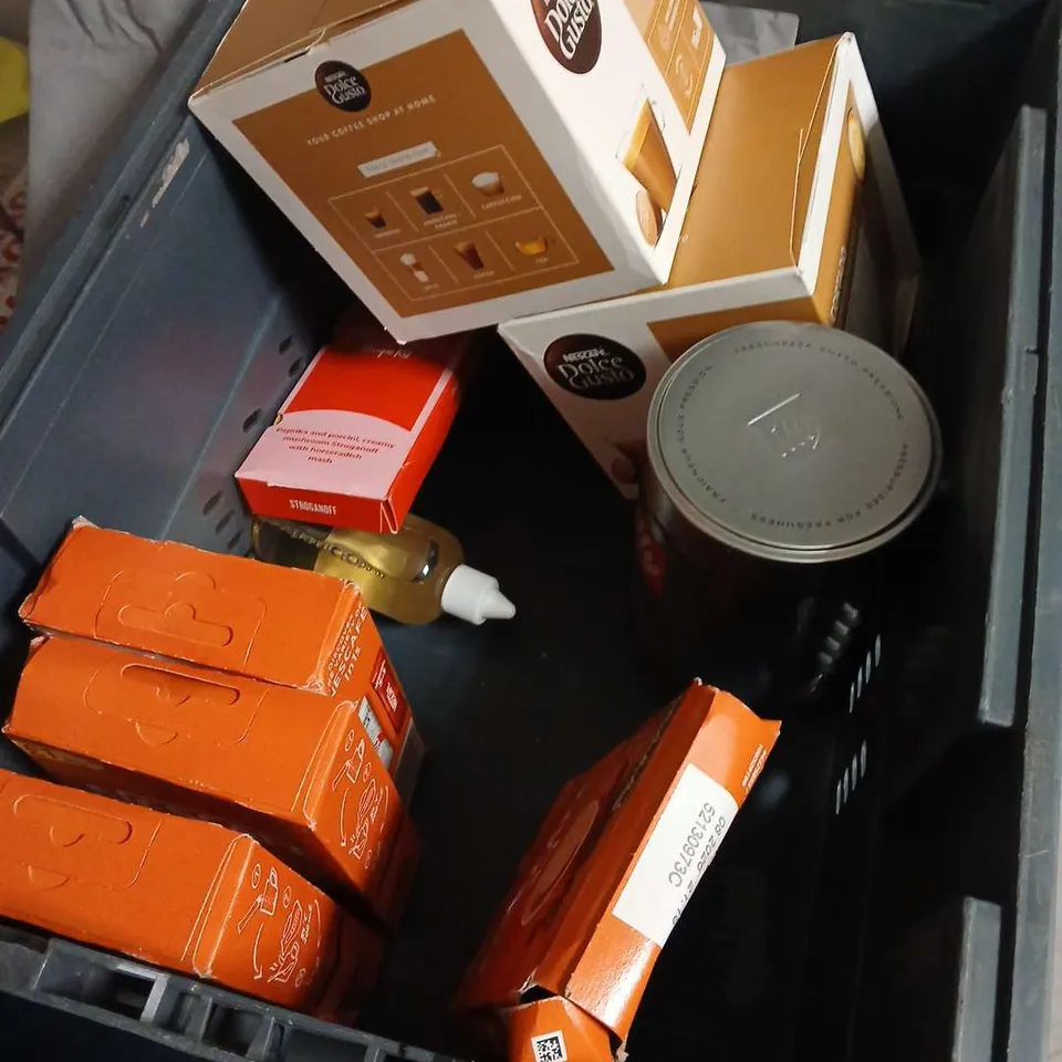 APPROXIMATELY 10 ASSORTED FOOD ITEMS INCLUDING  DOLCE GUSTO CORTADO CAPSULES, GARAVAN THE DAILY BLEND & BOXED BREWS