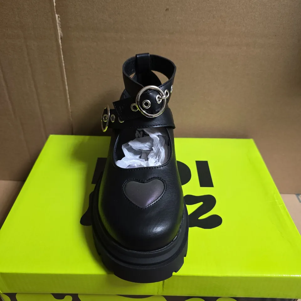 BOXED PAIR OF KIDS KOI LOVEBUG MEADOW MARY JANE SHOES - UK SIZE 10K