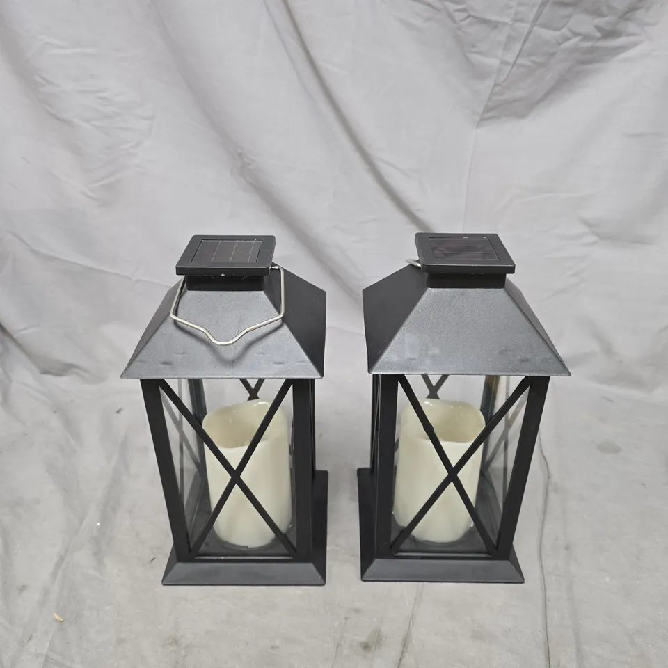 GARDEN SOLAR LANTERNS (PAIR) – BLACK AND SOLAR TOPS