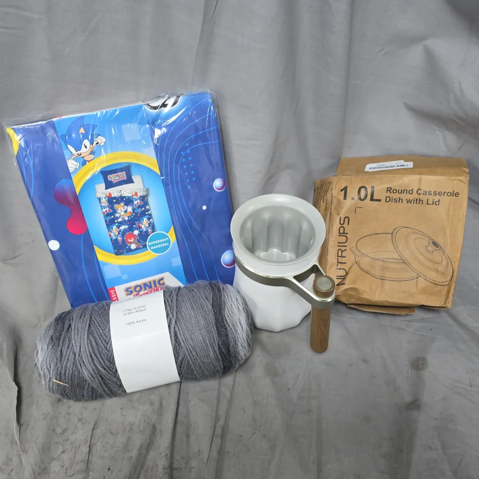APPROXIMATELY 15 ASSORTED HOUSEHOLD PRODUCTS TO INCLUDE SONIC SINGLE DUVET, ROUND CASSEROLE DISH, STRING, ETC
