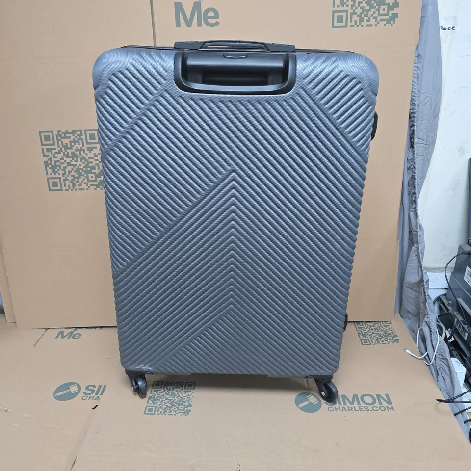 SET OF 3 - LIGHTWEIGHT AIRLINE APPROVED CABIN TRAVEL LUGGAGE SUITCASE WITH 360 DEGREE WHEELS. SMALL, MEDIUM AND LARGE SIZES. (55X35X20CM, 70X52X27CM, 80X59X32CM) 34L-82L-131L