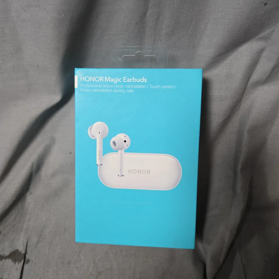 HONOR MAGIC EARBUDS TRUE WIRELESS EARPHONES (WHITE) – CHARGING CASE INCLUDED