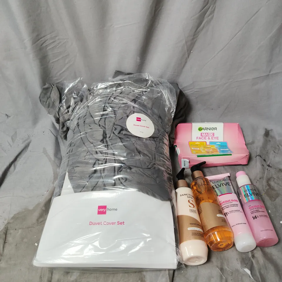 BOX OF APPROXIMATELY 20 ASSORTED HOUSEHOLD ITEMS TO INCLUDE GARNIER, SANCTUARY SPA, LOREAL ELVIVE, VERY HOME DUVET SET ETC