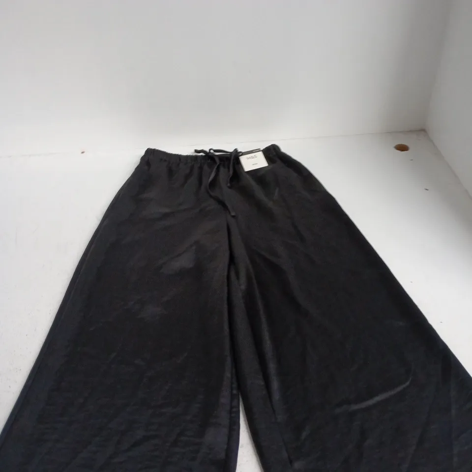 M&S WOMEN'S WIDE-LEG TROUSERS, UK SIZE 6, SHORT LENGTH