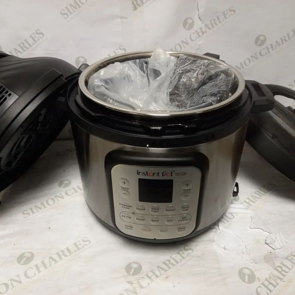 INSTANT POT DUO CRISP AIR FRYER MULTICOOKER