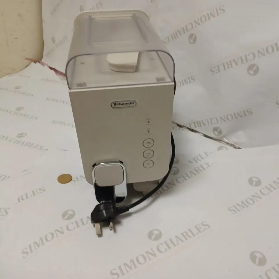 DE'LONGHI LATTISSIMA ONE CAPSULE COFFEE MACHINE