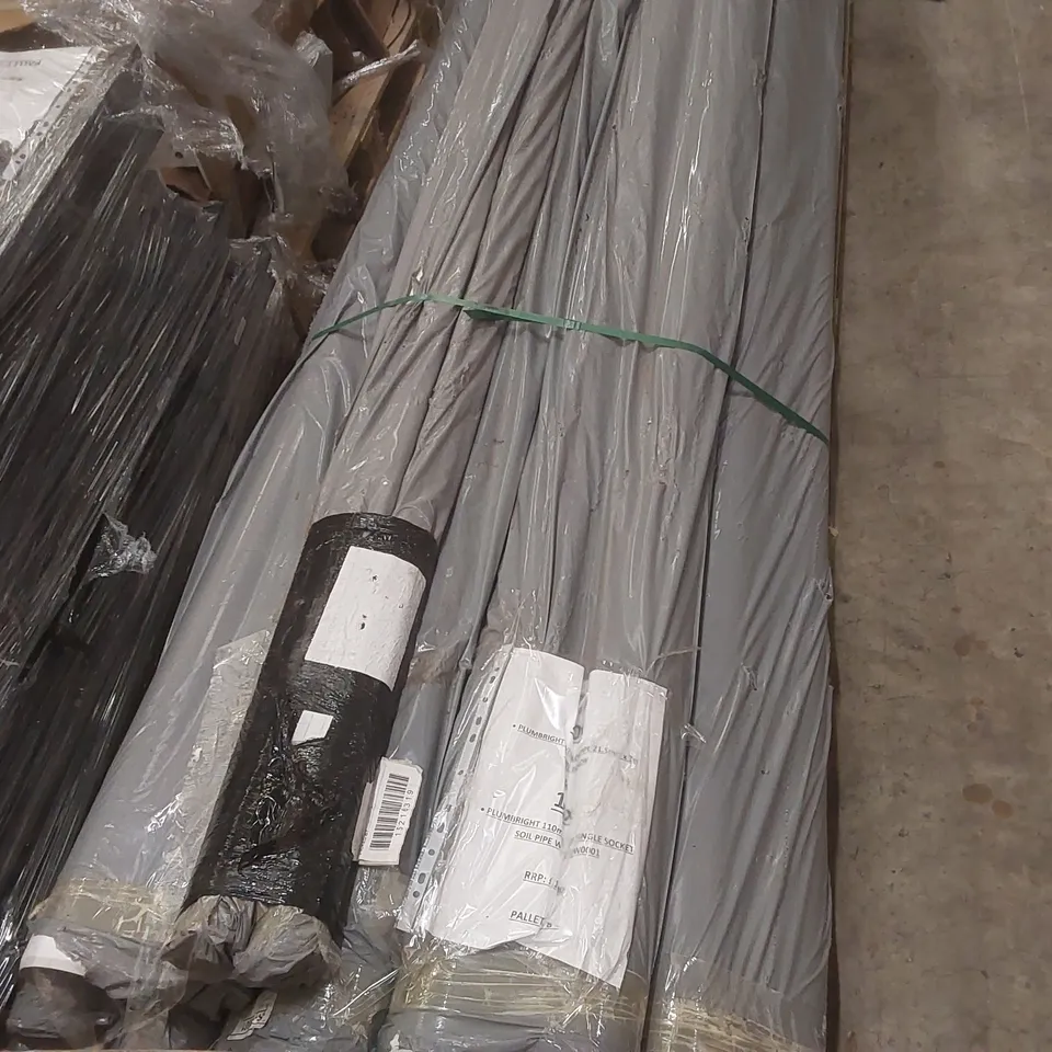 PALLET CONTAINING A LARGE QUANTITY OF PLUMBRIGHT PIPES