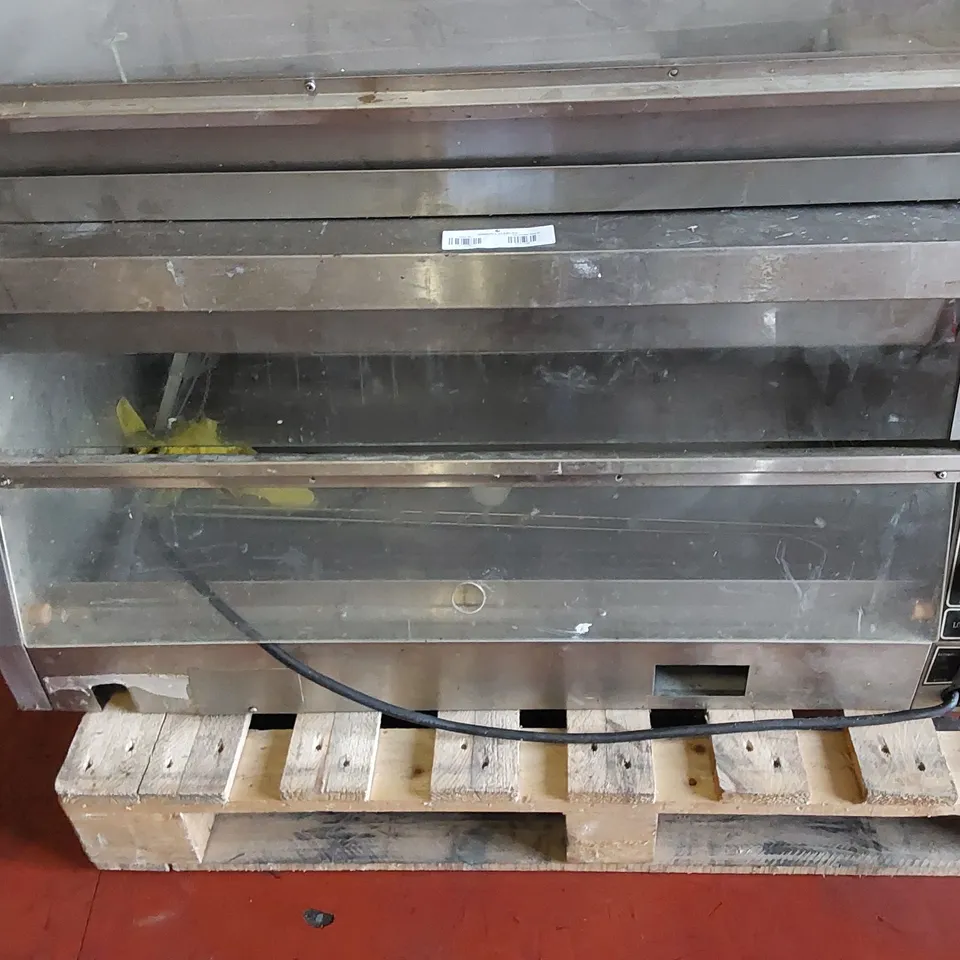 BRANDON HEATED DISPLAY CABINET WITH HUMIDITY CONTROL - HC11KD