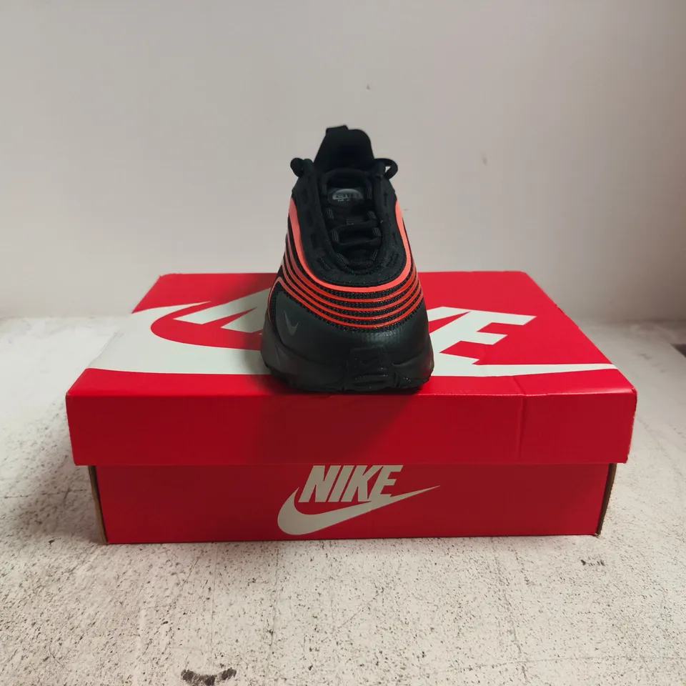 BOXED PAIR OF NIKE AIR FIRE TRAINERS IN BLACK/RED SIZE UK 3