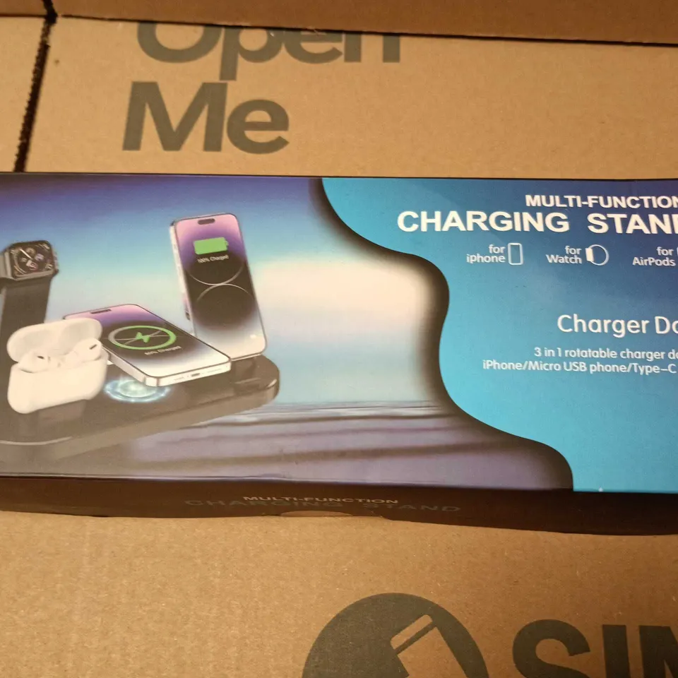 3-IN-1 ROTATABLE CHARGING DOCK 