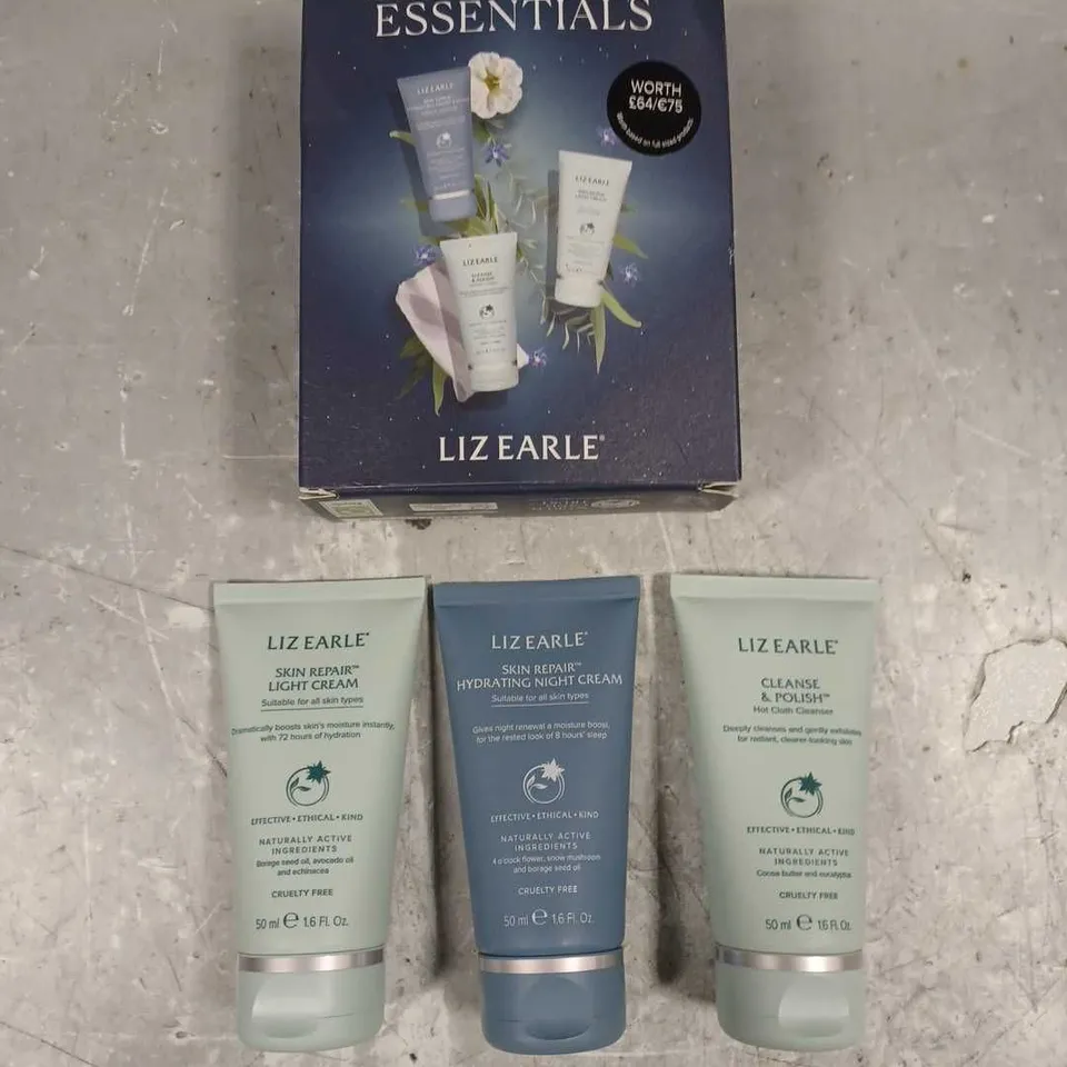 BOXED LIZ EARLE DAY & NIGHT ESSENTIALS