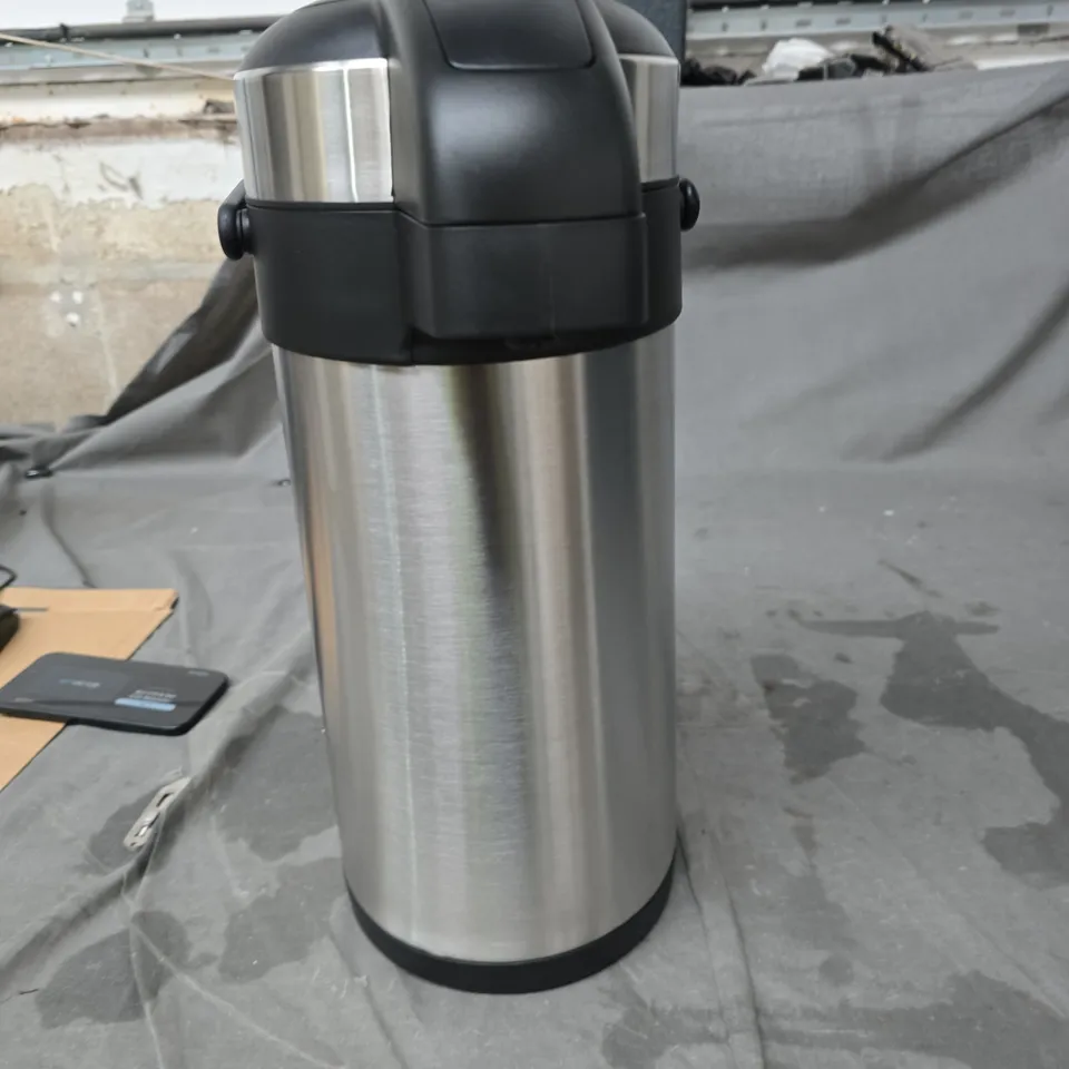 STAINLESS STEEL VACUUM FLASK WITH BLACK FLIP-TOP LID