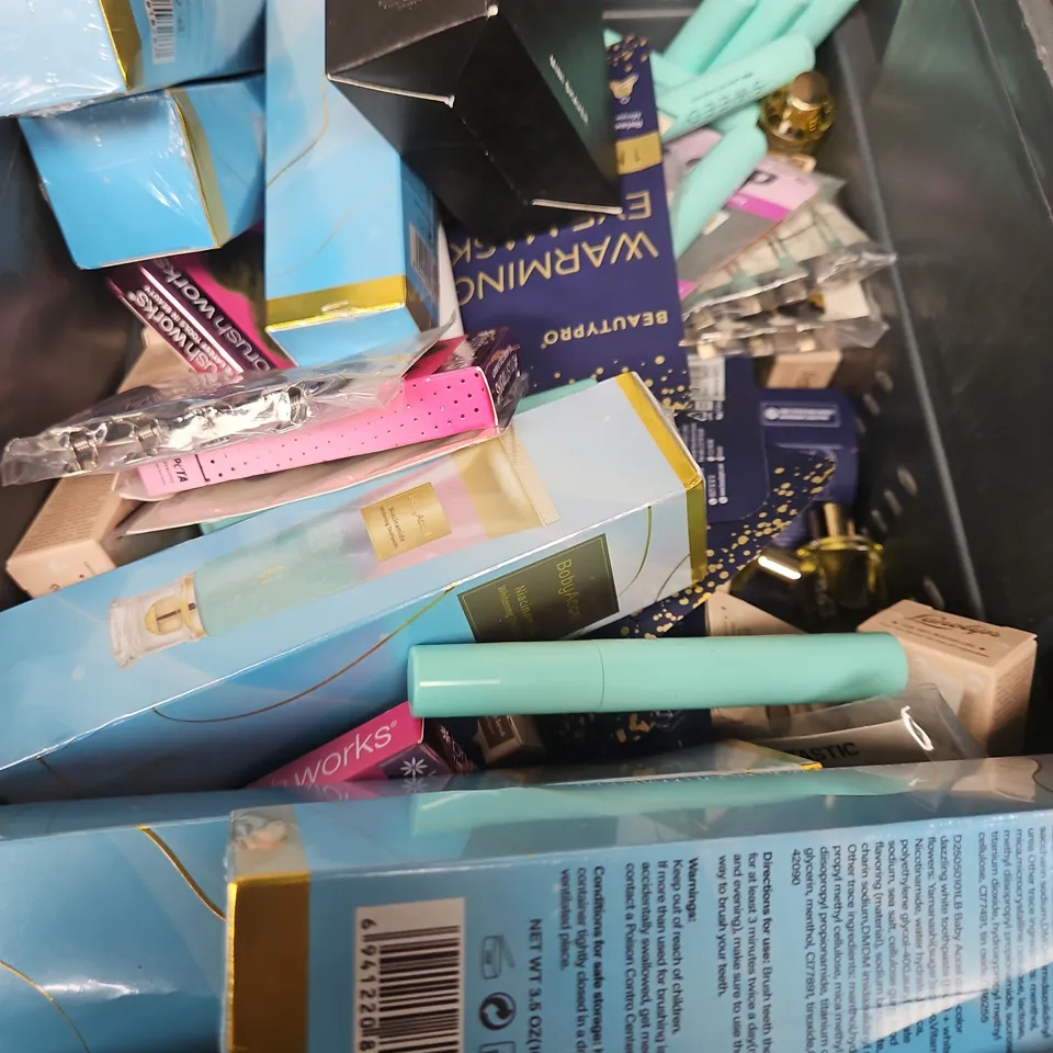 APPROXIMATEY 20 HEALTH AND BEAUTY PRODUCTS TO INCLUD - SWEED - BABYACCEL -SPONGE -WARMING FACE MASK - ETC