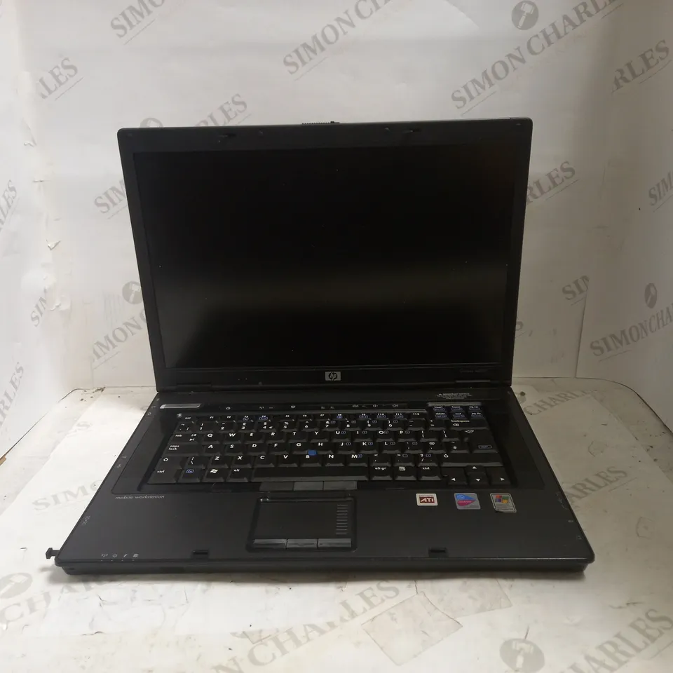 HP COMPAQ NW8240 15" LAPTOP