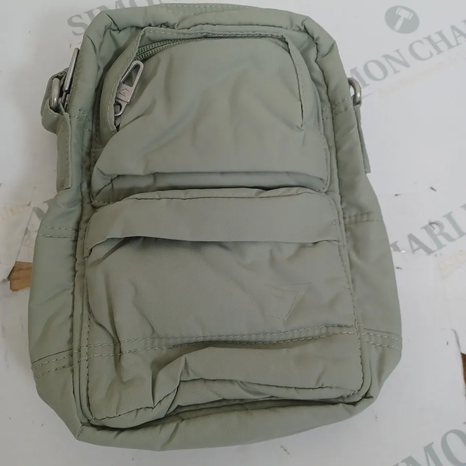 GYMSHARK GREEN CROSS BODY BAG 